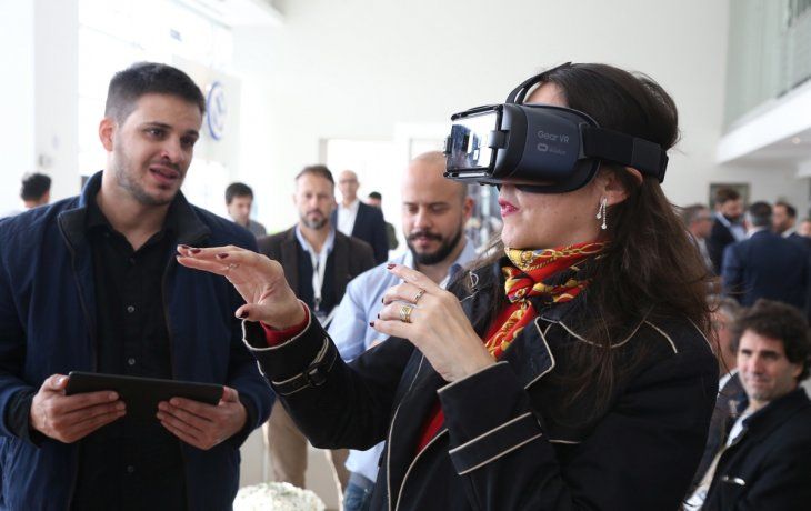 Tecnolog&iacute;a. Con anteojos de realidad virtual y tablets, el comprador podr&aacute; tener toda informaci&oacute;n de un 0 km sin moverse de su casa o trabajo.