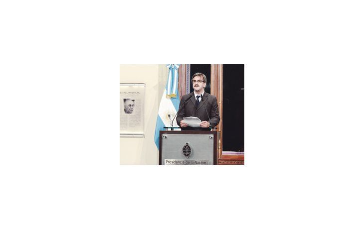 Alfredo Scoccimarro anunció ayer los cambios  de gabinete. Los nuevos ministros jurarán el miércoles.