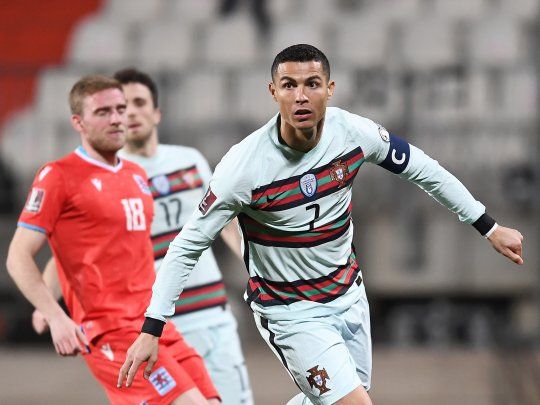 Cristiano Ronaldo convirtió el segundo gol y lleva 103 tantos con Portugal.