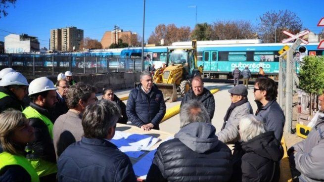 Es el primer paso bajo nivel en Villa Luro y Liniers y el segundo que la Ciudad comienza a construir este año sobre las vías del ferrocarril Sarmiento.&nbsp;