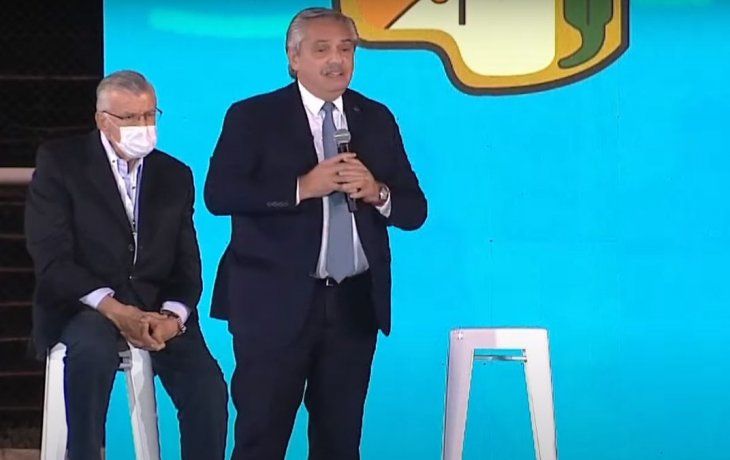 Asunción. Alberto Fernández asumió ayer la presidencia del Consejo Nacional Justicialista. Lo acompañó toda la mesa de conducción, sindicalistas, funcionarios, gobernadores y dirigentes en el Club Defensores de Belgrano.&nbsp;