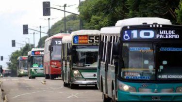 Aumentan los pasajes de colectivo y subtes en el AMBA.
