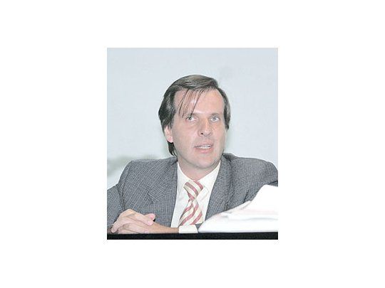 El titular del Banco Central, Martín Redrado, estimó que el paíscrecerá 7,4% en 2007, y redujo el rango futuro de inflación.