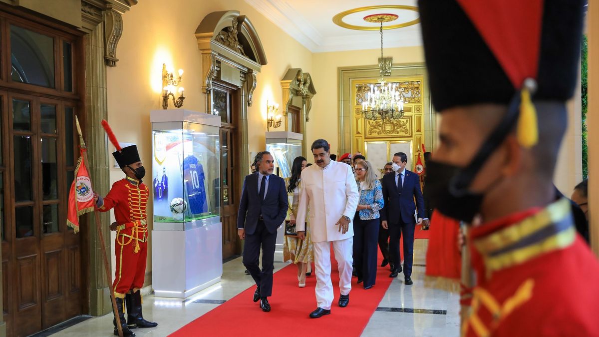 Colombia and Venezuela reestablished the bilateral relationship Colombia and Venezuela reestablished the bilateral relationship