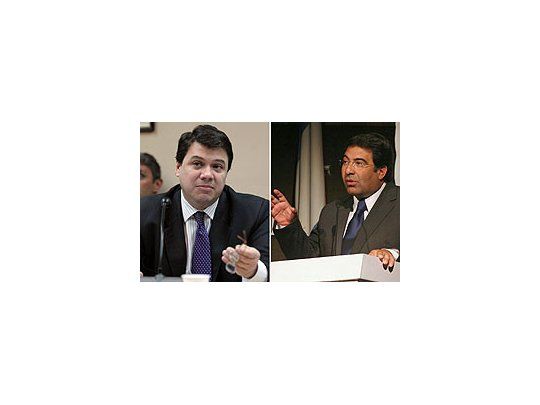 El titular de la AFIP, Claudio Moroni (izq.), se alejará de su cargo el último día de este año. Lo reemplazaría el titular de la ONCCA, Ricardo Echegaray (der.)