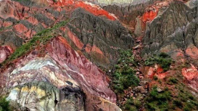 Famatina cuenta con 7.000 habitantes y un destacable patrimonio histórico, natural y cultural.
