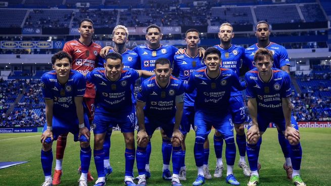 Cruz Azul no pudo remontar el 0-3 de la ida ante LAFC. Apenas empató 1 a 1 en el Estadio Cuauhtémoc, y queó eliminado de la Concachampions. Resignó su título y la afición pidio la salida del técnico Nicolás Larcamón.