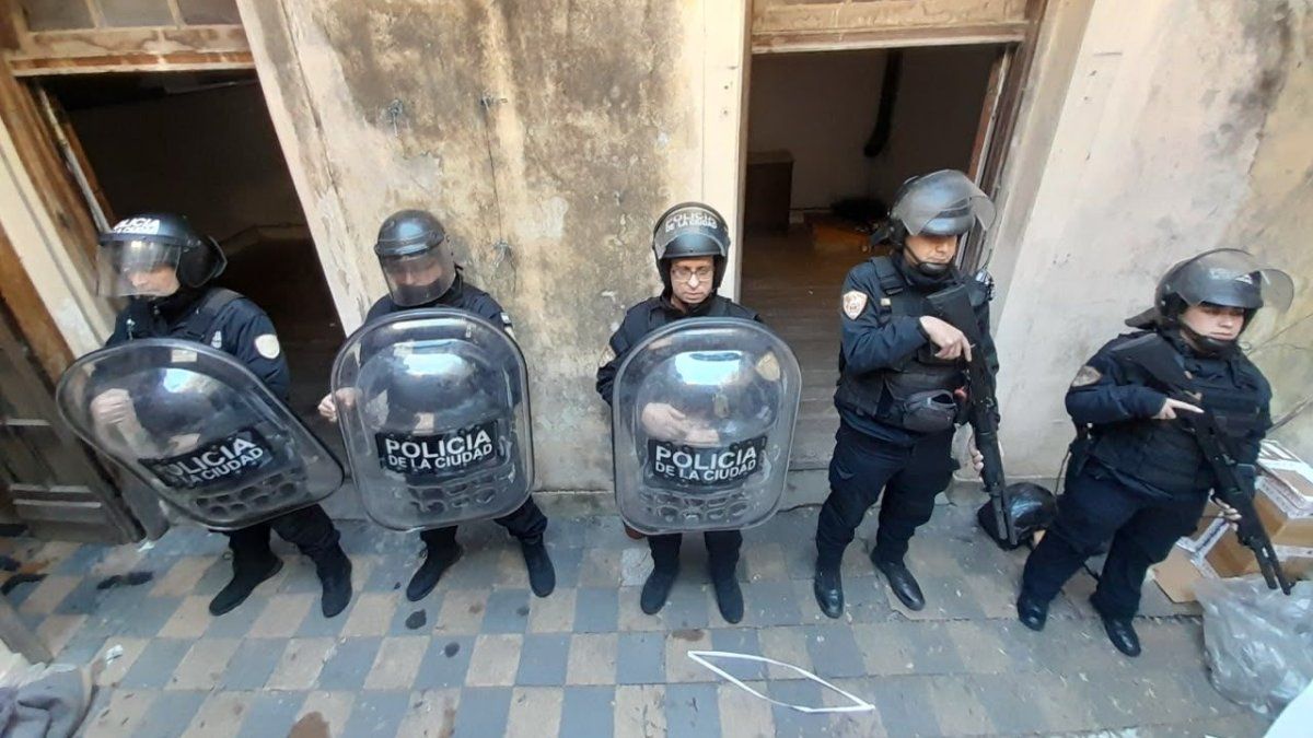 La Ciudad recuperó una casa usurpada en Villa Ortúzar: será destinada a atender a personas en situación de calle