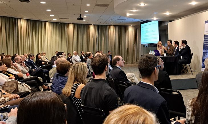 The sustainability of the pension system, the increase in tax pressure and the loss of credibility were the risks mentioned for Uruguay. The sustainability of the pension system, the increase in tax pressure and the loss of credibility were the risks mentioned for Uruguay.