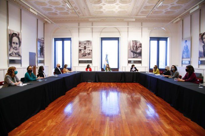 El Ministerio de las mujeres, Géneros y Diversidad anunció la elaboración de un proyecto de Ley de Cuidados.