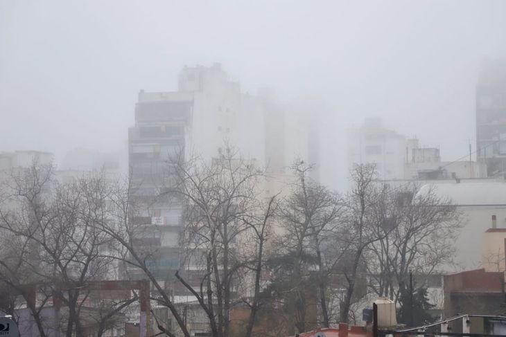 Niebla y lloviznas en la Ciudad de Buenos Aires y otras ciudades al sur de la provincia. Niebla y lloviznas en la Ciudad de Buenos Aires y otras ciudades al sur de la provincia.