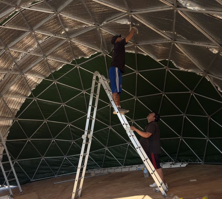 Son poli rubros y es clave el aislamiento para resistir vientos, calor y frío Son poli rubros y es clave el aislamiento para resistir vientos, calor y frío