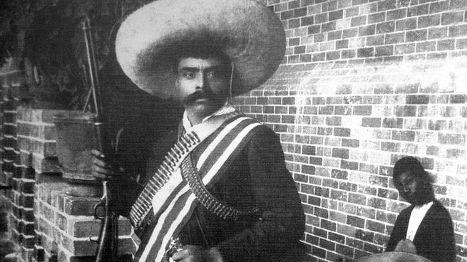 En 1913 Zapata le pide al general De la O no entrar en tratos de paz con el gobierno ilegal de Victoriano Huerta.