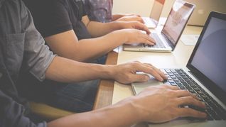 crisis en las tecnologicas: buscan ejecutivos tech en companias tradicionales
