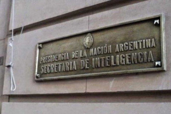 El Gobierno de Javier Milei lanzó un DNU por el cual asignaban 100 mil millones de pesos a la nueva estructura de la SIDE.