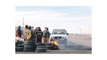 Santa Cruz es tradicional blanco de protestas de gremios petroleros. Esta vez, la tensión derivó en la suspensión de operaciones.