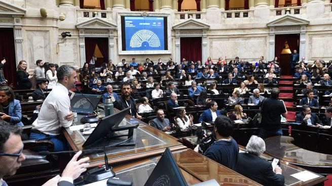 Oposición confluyó en la convocatoria por la regulación de las apuestas online.