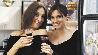 Invita la casa. Carla Scatarelli y Silvina Katz en la obra de Liponetzky.