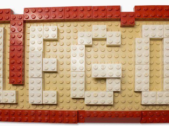 Lego busca producir sus coloridos bloques de construcción usando materiales sustentables en lugar de plástico a base de aceite