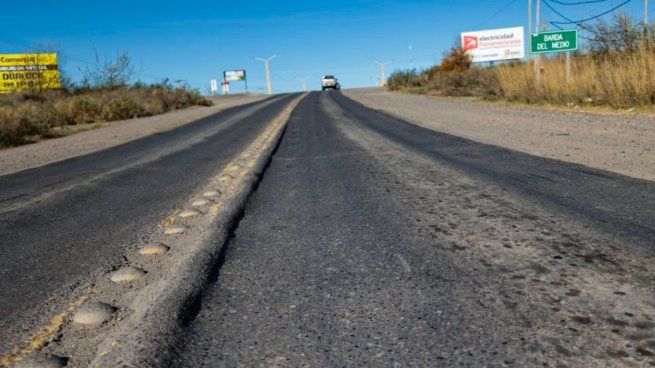 Weretilneck encabezó la presentación judicial junto a intendentes y cámaras empresariales, exigiendo obras urgentes en la Ruta 151.