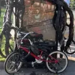 El antes y después de la acción promocional de Netflix. El antes y después de la acción promocional de Netflix.