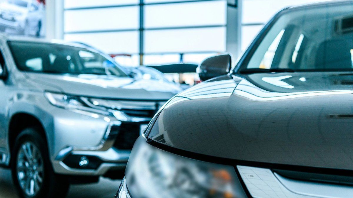 What are the two models that fight for being the best -selling car in Argentina in 2025