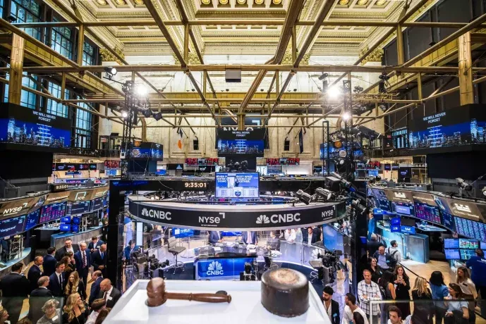 Wall Street viene de una sesión fuerte impulsada por las ganancias del sector tecnológico y la disminución de los precios del petróleo.