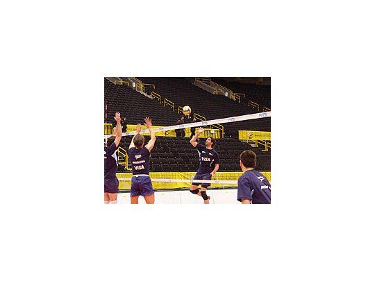 Prática del seleccionado masculino de voley.