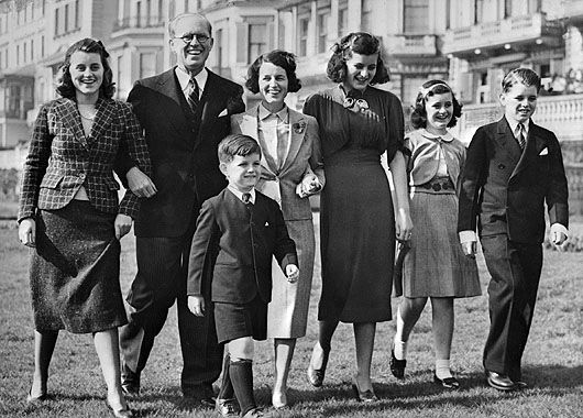 Ted Kennedy, el más pequeño, junto a su familia en 1938.