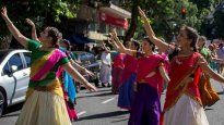 El Ratha Yatra se realiza en 150 países y acerca a Occidente una de las celebraciones más antiguas del mundo.