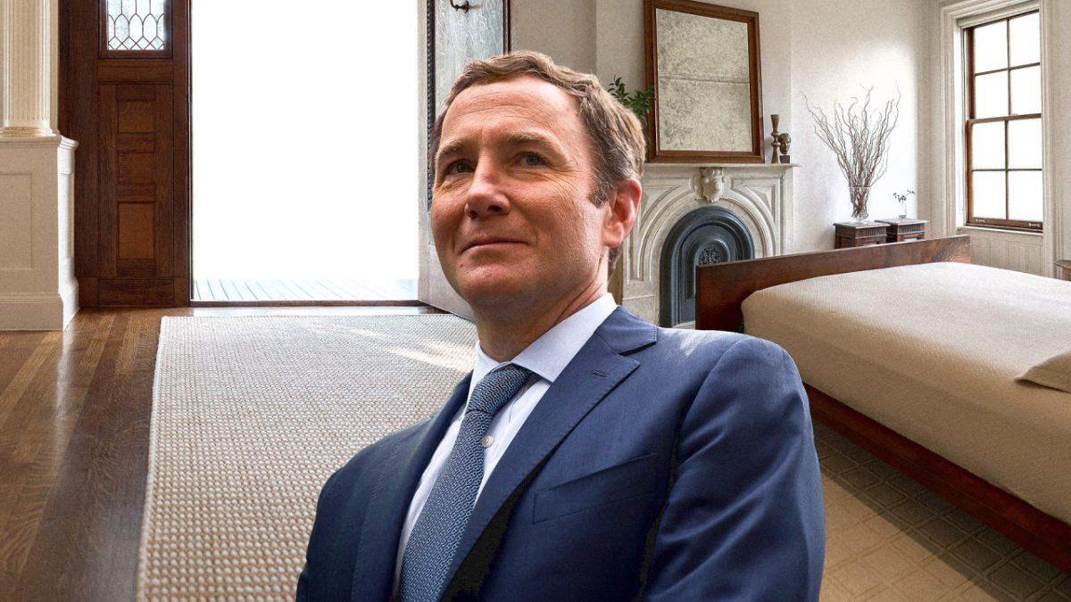 He was a successful multimillionaire businessman, but now he works in an unexpected field after losing everything: what happened to John Foley