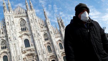 Récord absoluto de 475 muertes en un día en Italia.