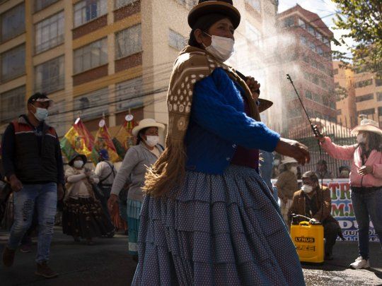 Protestas en Bolivia en reclamo de la segunda dosis de la vacuna anticovid  Sputnik V