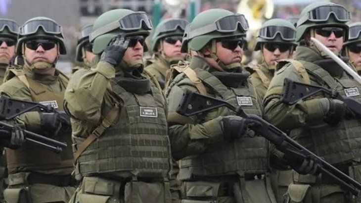 Un carabinero fue imputado por la muerte de dos adolescentes en Chile.
