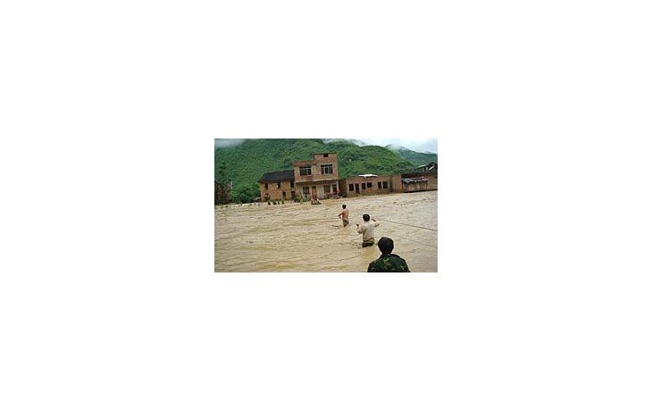 China: las inundaciones en el sur dejan ya más de 70 muertos