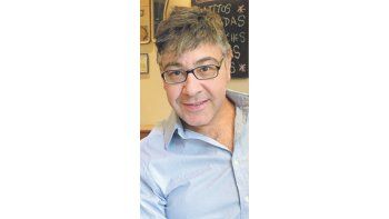 Marcelo Velázquez: «La textualidad de Strindberg todavía golpea y llama la atención, aun cuando nos creamos hoy muy liberados».