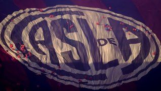 Los fanáticos del Ciclón salvaron a su club y lo recuerdan todos los años. Los fanáticos del Ciclón salvaron a su club y lo recuerdan todos los años.