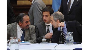 El ministro de Justicia y su vice, Julián Álvarez, se reunieron con diputados del oficialismo para analizar el proyecto, que sería girado al Congreso antes de fin de año.