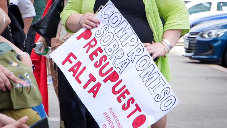 El PIT-CNT busca marcarle la cancha al gobierno en la discusión tributaria. El PIT-CNT busca marcarle la cancha al gobierno en la discusión tributaria.