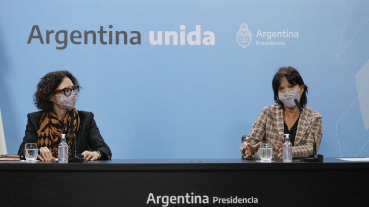 Cecilia Todesca y Mercedes Marcó del Pont en Casa Rosada.