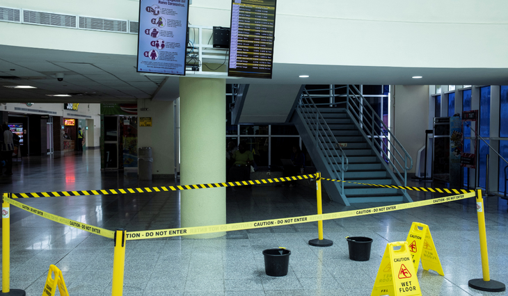 El Aeropuerto Internacional Piarco en Trinidad y Tobago canceló sus vuelos debido a la tormenta. 