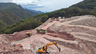 MOM Mining creó un fideicomiso financiero con tres objetivos. construir la planta de enriquecimiento de cobre, ampliar la capacidad de extracion a 5.000 toneladas mensuales y financiar exploración para certificar NI43101 y extender la vida útil del proyecto. MOM Mining creó un fideicomiso financiero con tres objetivos. construir la planta de enriquecimiento de cobre, ampliar la capacidad de extracion a 5.000 toneladas mensuales y financiar exploración para certificar NI43101 y extender la vida útil del proyecto.
