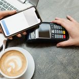 Supermercados, comercios de playa, taxis y locales de indumentaria lideran el uso de pagos digitales. Supermercados, comercios de playa, taxis y locales de indumentaria lideran el uso de pagos digitales.