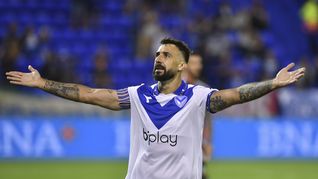 Pratto abrió el camino de la goleada de Vélez ante Central Córdoba.