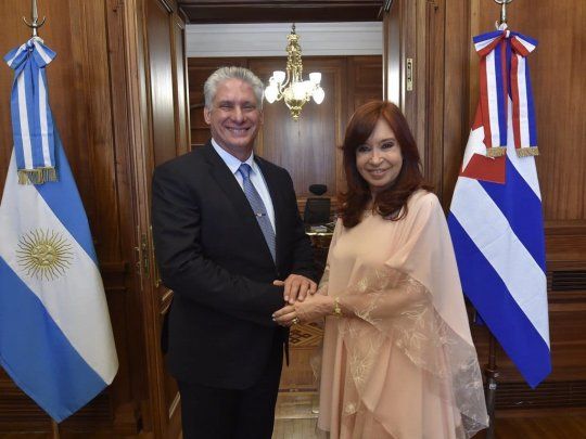 Cristina junto a Díaz Canel.