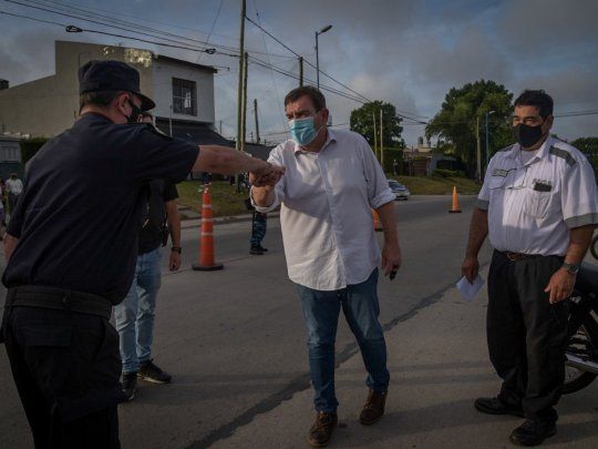 Guillermo Montenegro instruyó a las fuerzas de inspección y de seguridad locales a dar cumplimiento a la restricción horaria