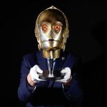 La cabeza del androide fue vendida por una cifra récord. La cabeza del androide fue vendida por una cifra récord.