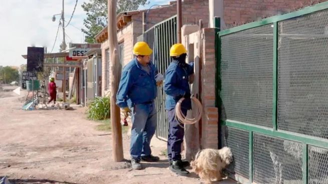 Los malhechores se presentaron el la vivienda de la víctima y le aseguraron que eran operarios de la empresa de energía eléctrica que debían verificar el suministro eléctrico.