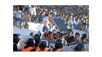 El sistema percibe movimientos anormales en una multitud.