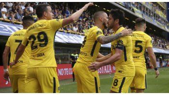 Sin transpirar, Boca goleó a Belgrano en la Bombonera.